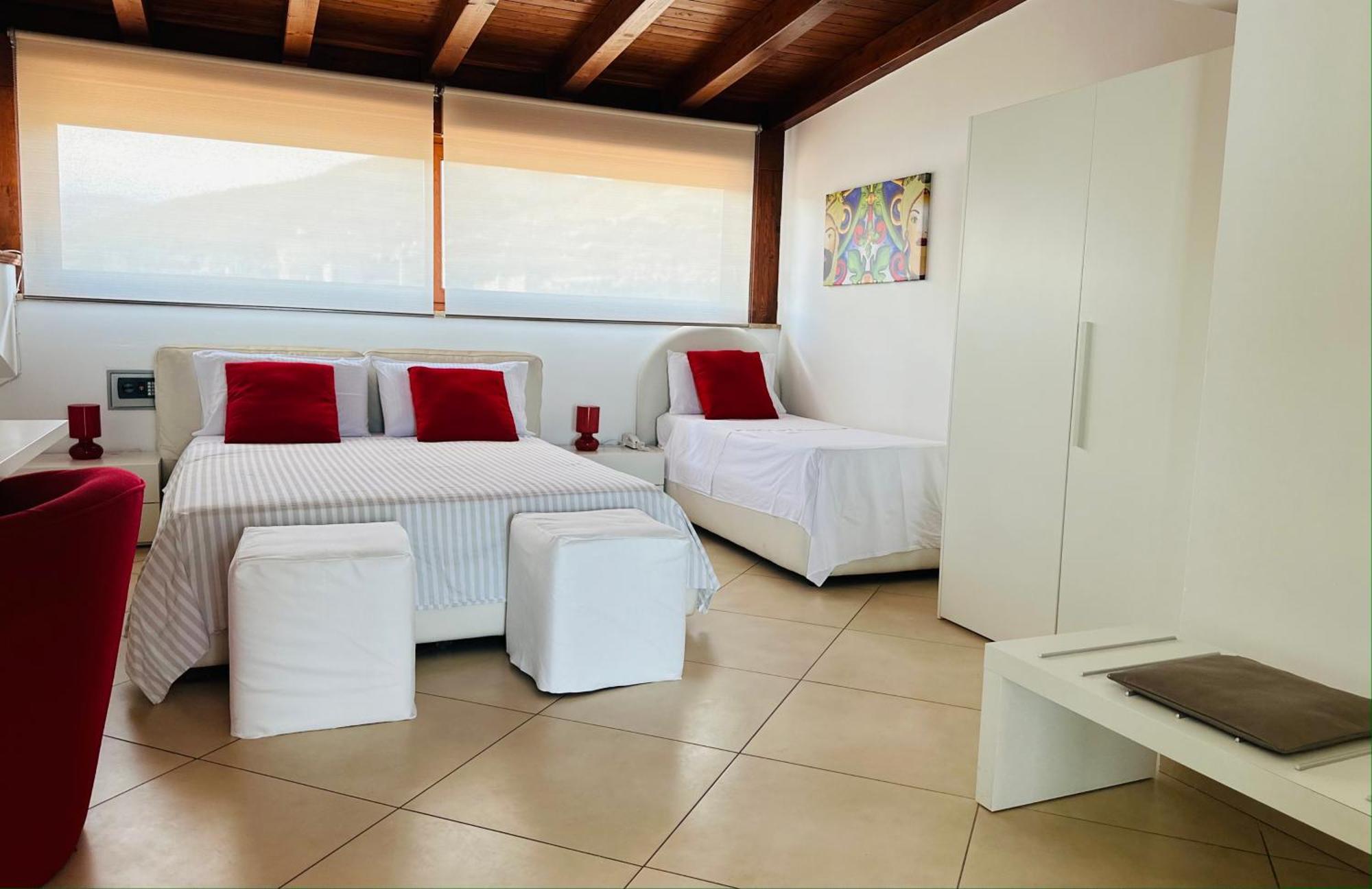 Aparthotel Riviera Ionica Santa Teresa Di Riva Exterior foto